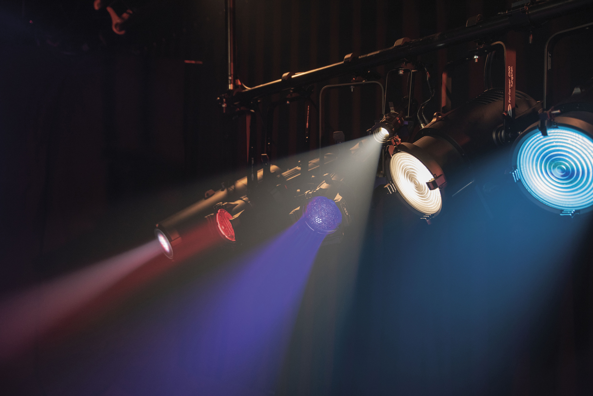 Performer Profile 600 DDT 250 W Warm White Theatre LED - Showtec 33063