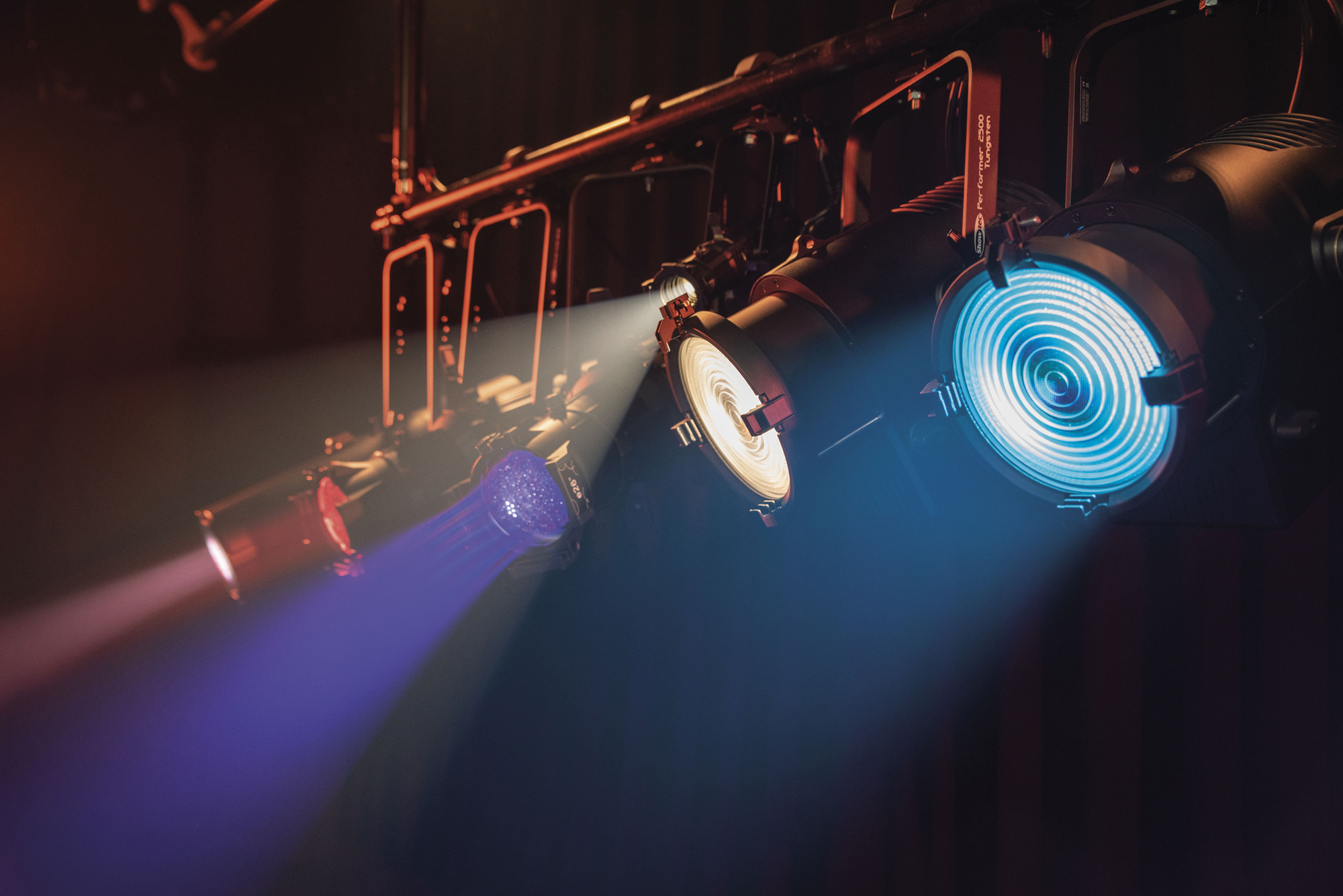 Performer Profile 650 Q5 240 W RGBAL Theatre & Studio LED - Showtec 33064