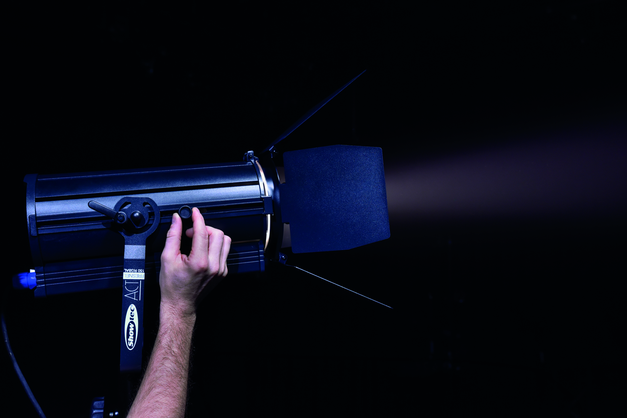 Fresnel LED 150W RGBAL compatto - Showtec 34013