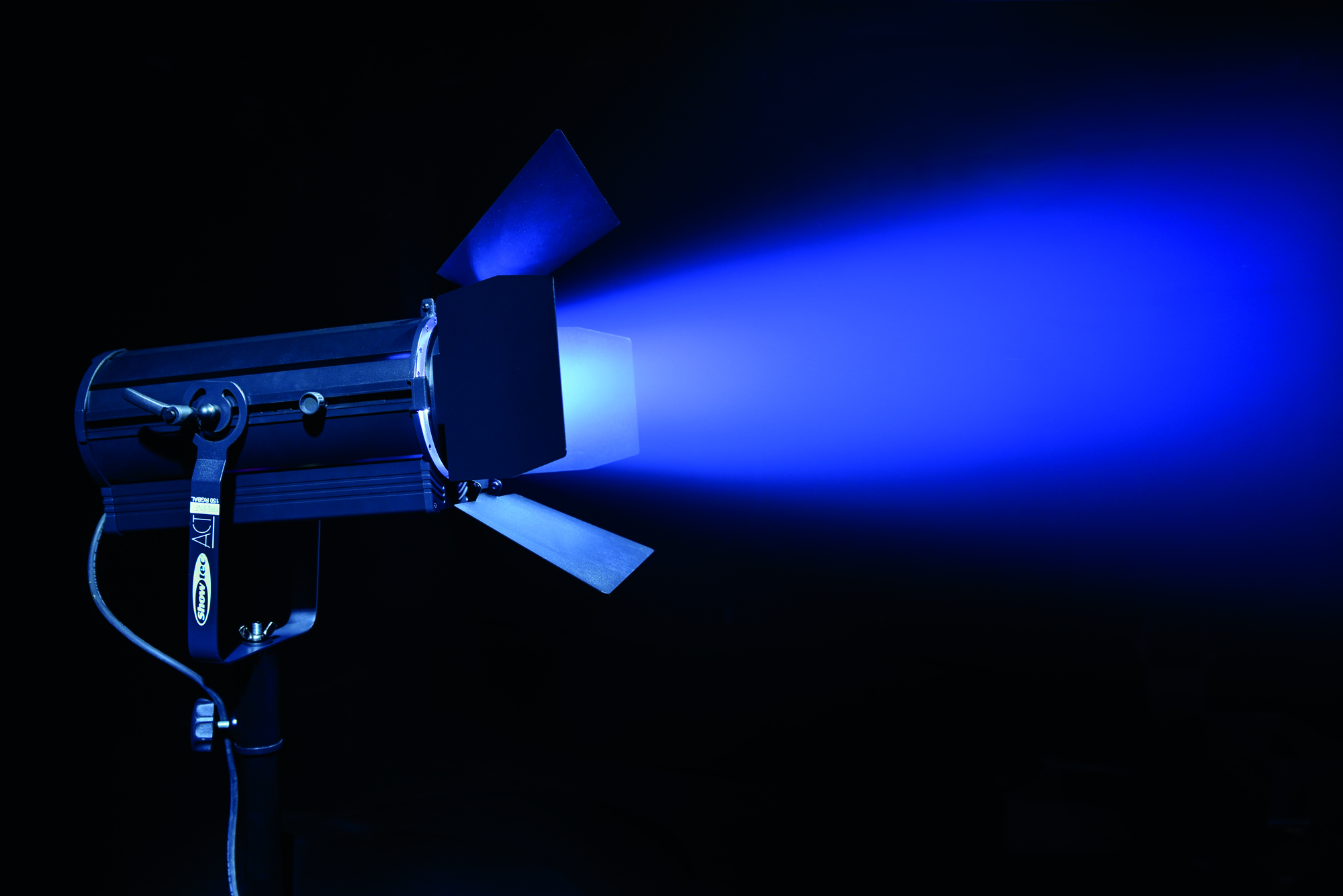 Fresnel LED 150W RGBAL compatto - Showtec 34013