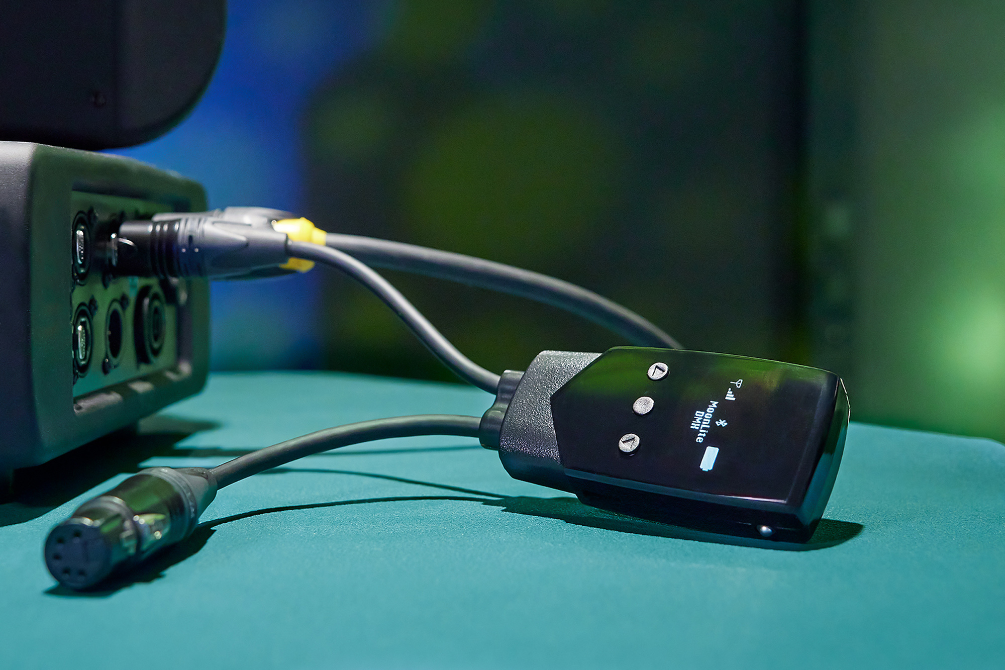 Ricetrasmettitore CRMX portatile a batteria Bluetooth MoonLite² - Lumenradio 51504